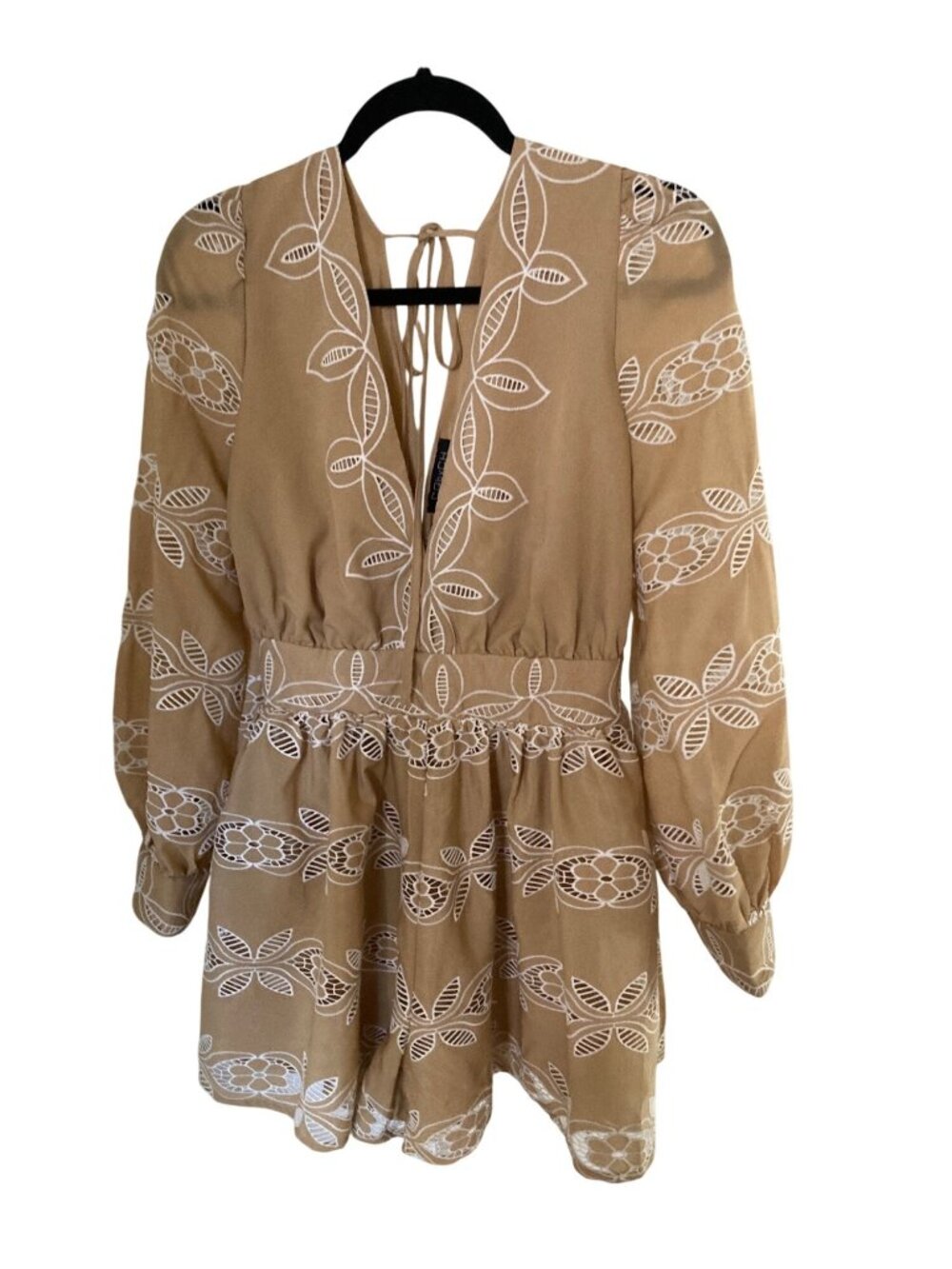 CQ BY CQ Tan Sheer Puffed Buttoned Sleeves Embroidered Floral Blouse Large NWT